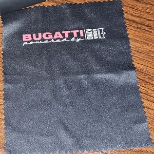 ⚠️Free bundle item- Bugatti soft cloth wipe